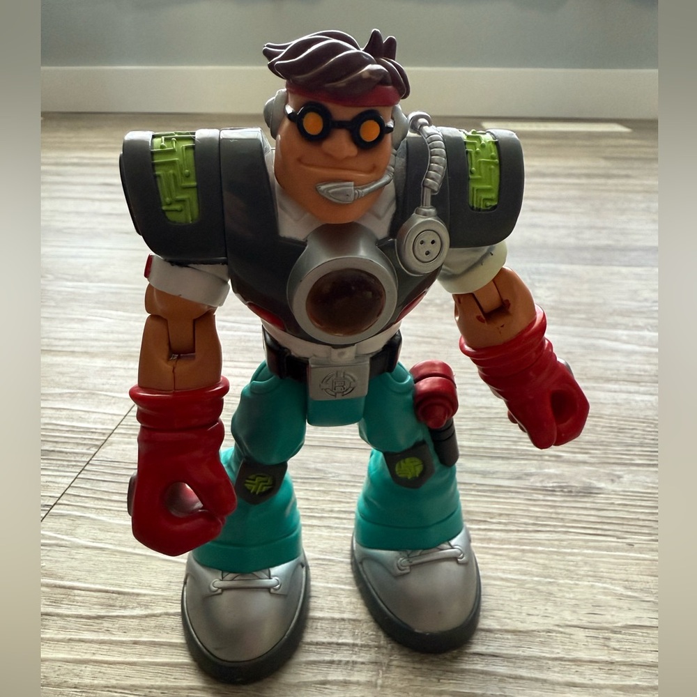 2/$20 Vintage 2002 Rescue Heroes Matt Medic Action Figure - Picture 3 of 4